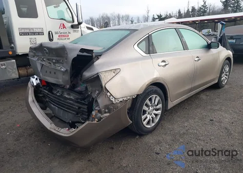 2015 Nissan Altima 2.5/2.5 S/2.5 Sl/2.5 Sv z USA, uszkodzony, nr VIN 1N4AL3AP0FN312779